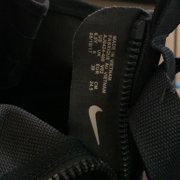 Nike Air Force 1 - Picture 7 of 7